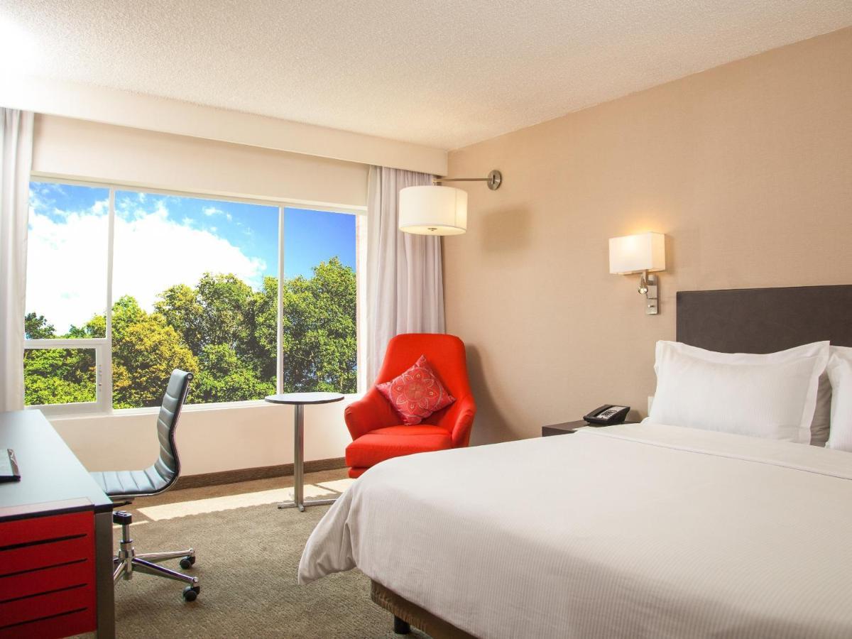 Fiesta Inn Guadalajara Aeropuerto Las Pintas Εξωτερικό φωτογραφία