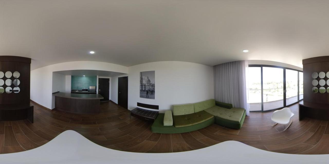 Fiesta Inn Guadalajara Aeropuerto Las Pintas Εξωτερικό φωτογραφία